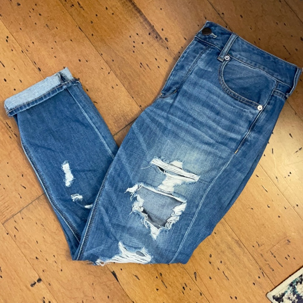American eagle distressed boyfriend jeans